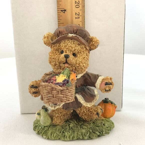 Holiday Teddy Bears & Cats Resin Figurines Seasonal Set of 4 - Picture 5 of 13
